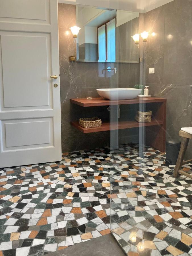 Maison Montello 瓦雷泽 外观 照片